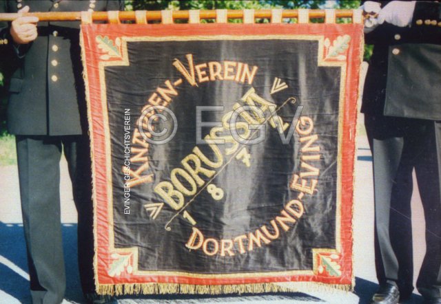 Die alte Fahne (Vorderseite) des Knappenvereins Borussia 1872-Eving