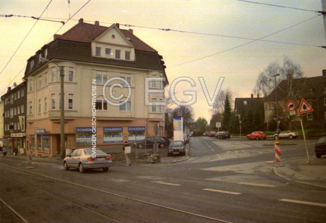 Abbruch der Trinkhalle an der Ecke Evinger-, Oberadener Straße. 1998