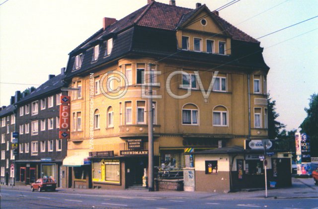 Drogerie Grundmann, Evinger Straße 260, Ecke Oberadener Straße. Um 1989. (Ab 1991 Drogerie Schlecker)