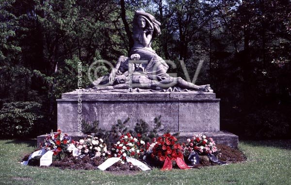 Grubenunglück 1925: Ehrenmal für die verunglückten Bergleute auf dem Nordfriedhof, um 1970