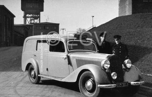 Minister Stein, Krankenwagen mit Fahrer, ca 1950/55
