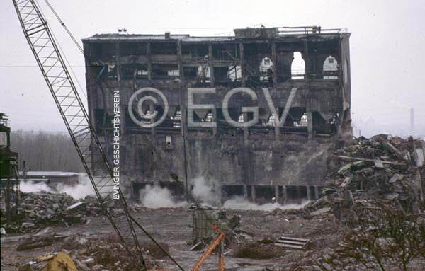 Sprengung des Anbaus der Wäsche Minister Stein, am 08.02.1989