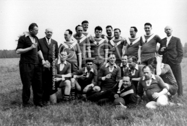 Fußballmannschaft der freiwilligen Feuerwehr Minister Stein/Hardenberg, um 1953